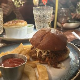 Lillie’s Victorian Establishment (Union Square) signature dishes Chicken Pot Pie
Pulled Pork
Steak Sandwich